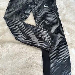 Nike workout leggings